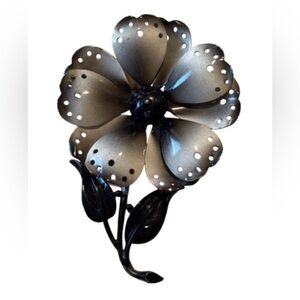 Vintage Original Enamel Brooch Pin Flower Floral Black And White Petals 3D